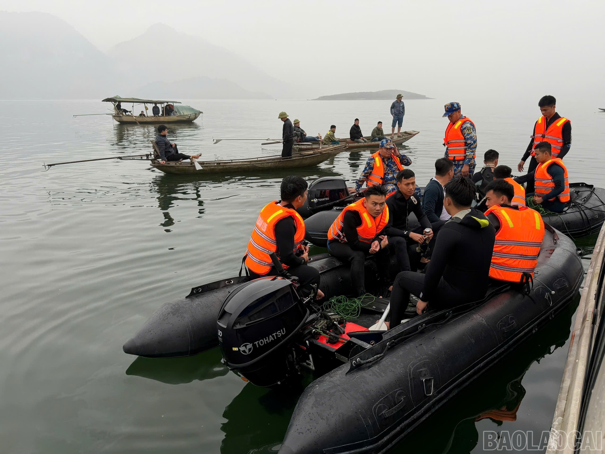 Tìm thấy toàn bộ nạn nhân thiệt mạng trong vụ lật tàu chở khách trên hồ Thác Bà- Ảnh 4.