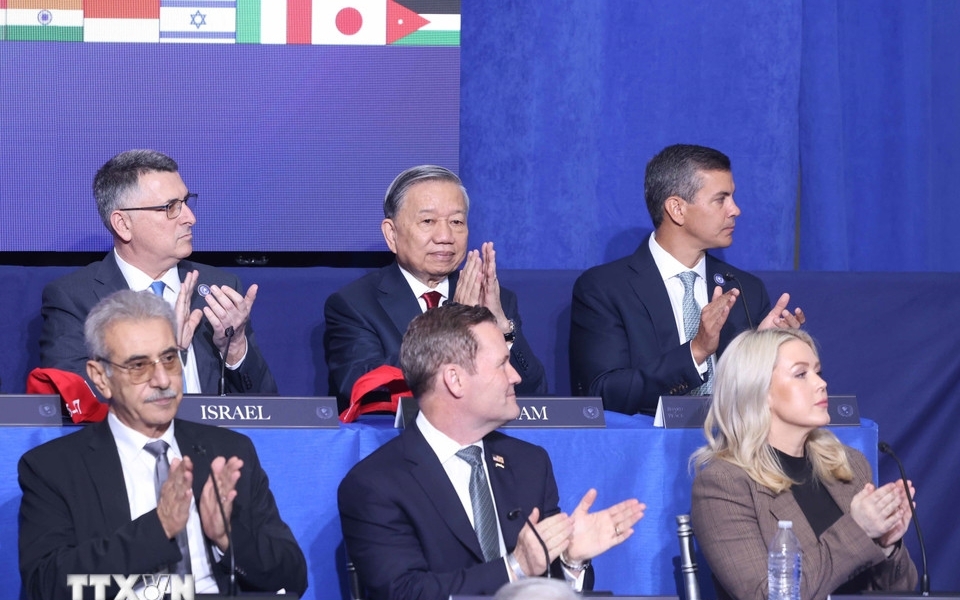 VỊ THẾ VÀ UY TÍN CỦA VIỆT NAM TRONG NỖ LỰC KIẾN TẠO HÒA BÌNH QUỐC TẾ