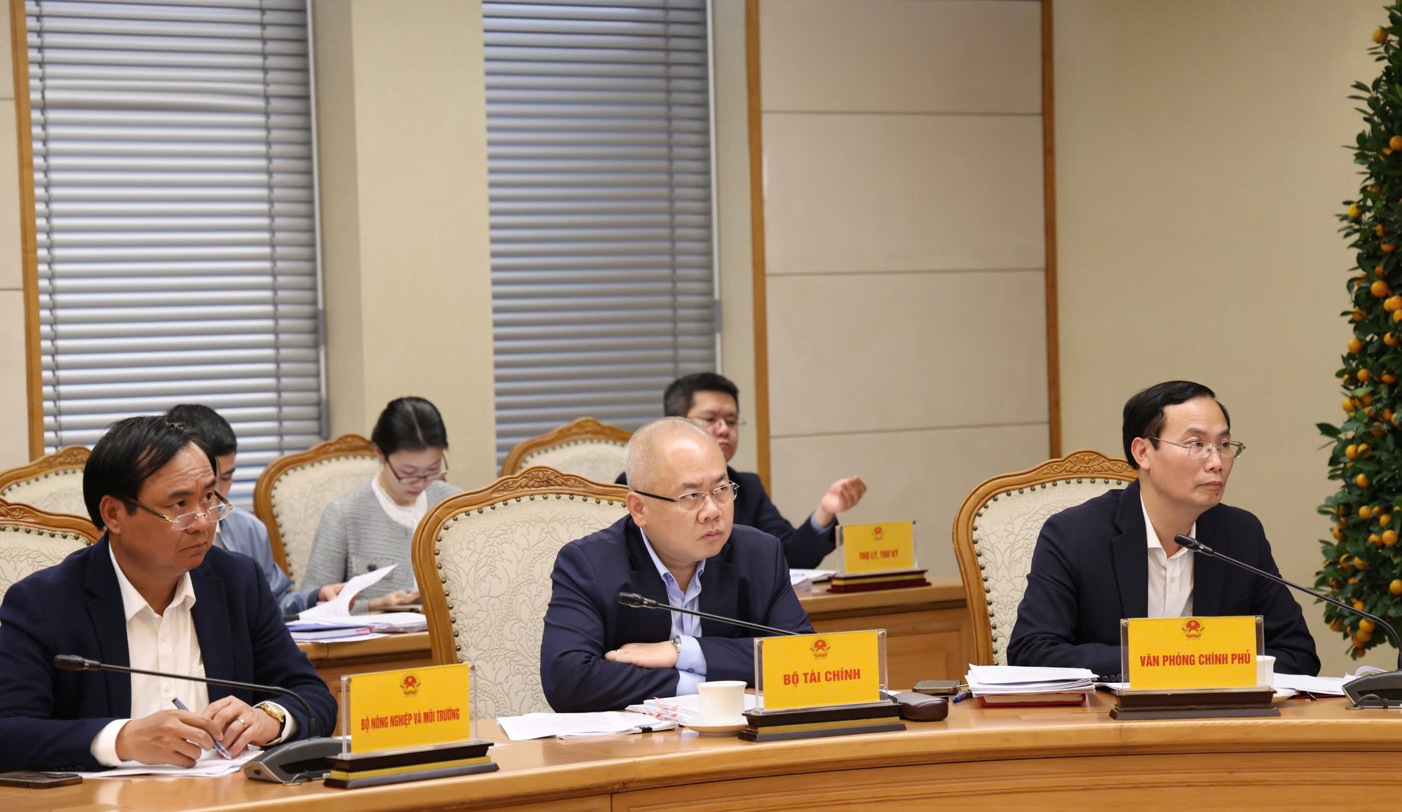 Phó Thủ tướng Hồ Quốc Dũng: Rà soát kỹ, bảo đảm Luật Thủ đô (sửa đổi) thực sự đột phá, khả thi- Ảnh 4.