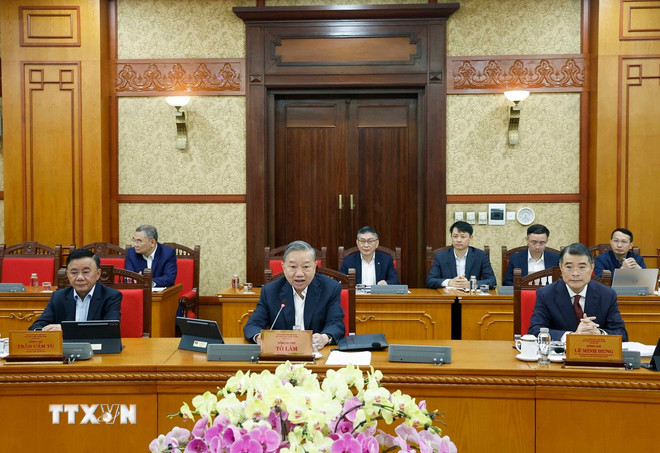 Tổng Bí thư Tô Lâm: Tuyệt đối không xảy ra tình trạng du Xuân kéo dài, lơ là nhiệm vụ- Ảnh 2. Tổng Bí thư Tô Lâm: Tuyệt đối không xảy ra tình trạng du Xuân kéo dài, lơ là nhiệm vụ- Ảnh 2.