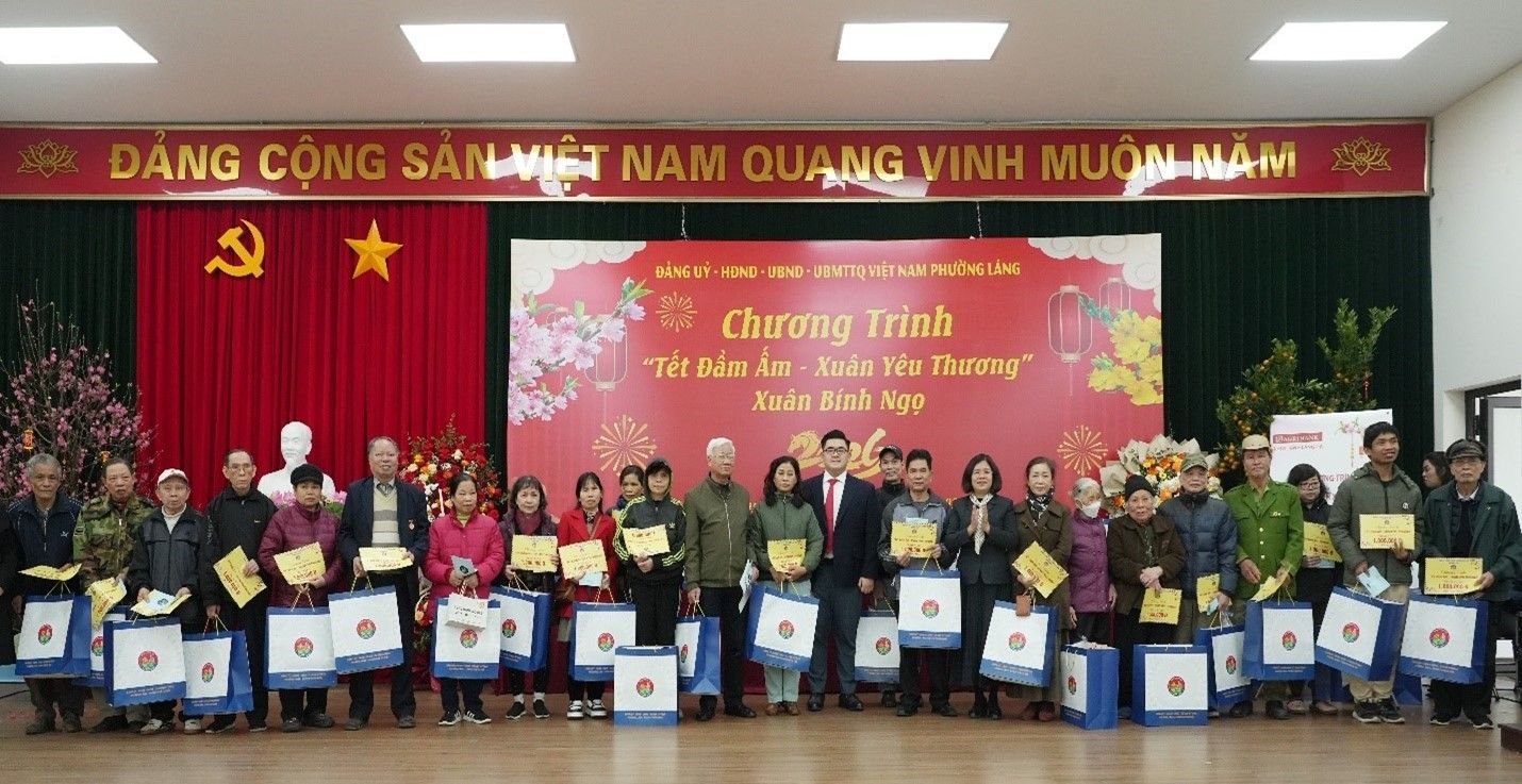 ROX Share mang Tết ấm đến hơn 2.300 hộ gia đình khó khăn- Ảnh 1.