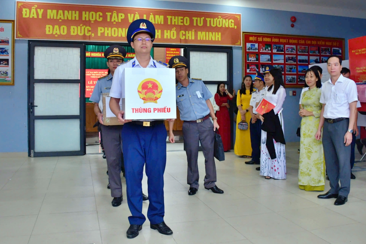 4 khu vực của TPHCM tiến hành bỏ phiếu bầu cử sớm- Ảnh 7.