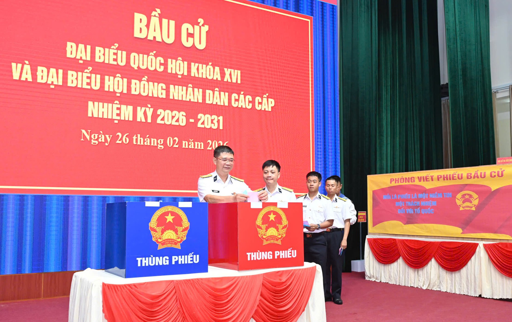 4 khu vực của TPHCM tiến hành bỏ phiếu bầu cử sớm- Ảnh 5.