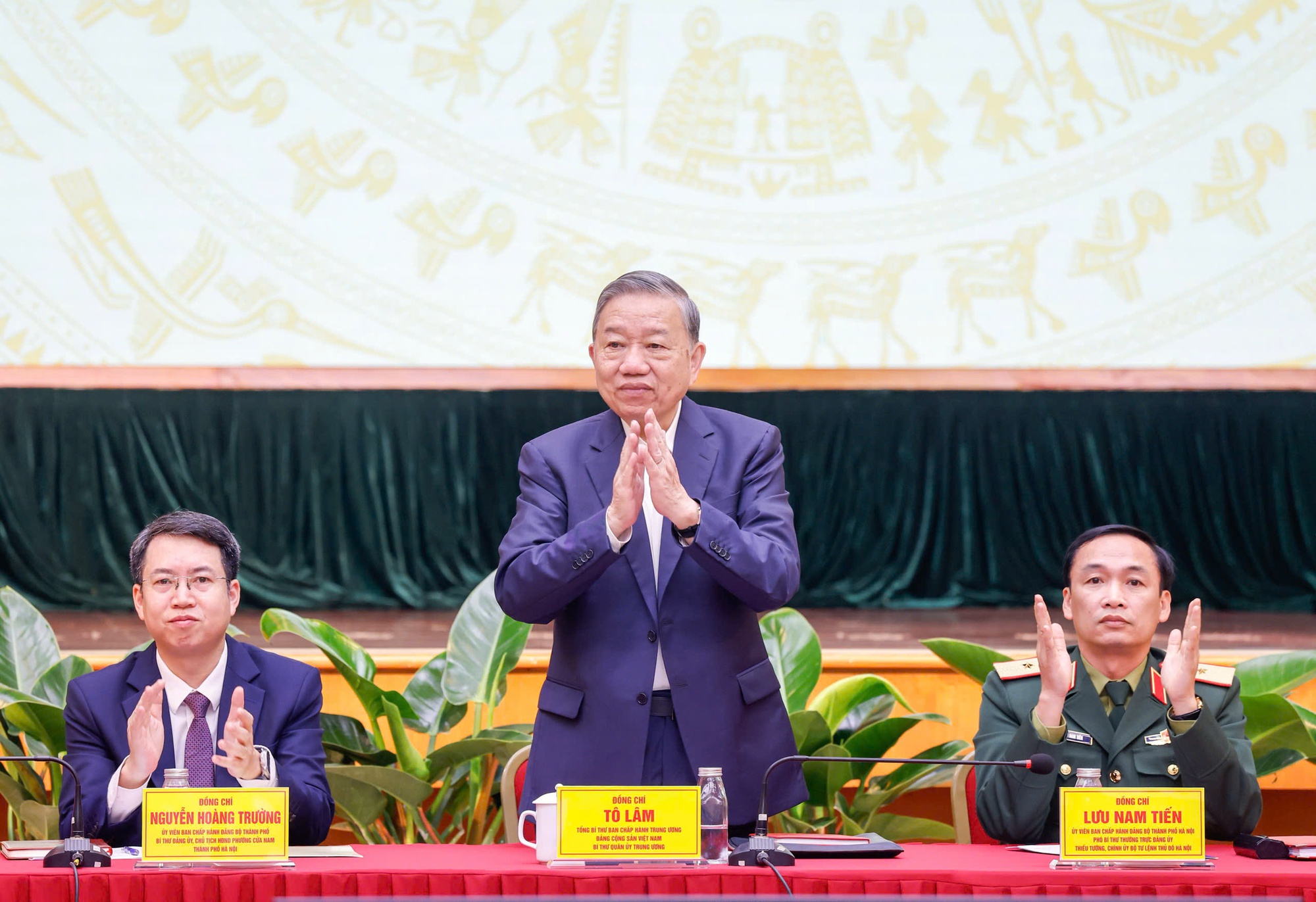 Tổng Bí thư Tô Lâm dự Hội nghị tiếp xúc giữa cử tri với người ứng cử đại biểu Quốc hội khóa XVI tại Hà Nội- Ảnh 1.