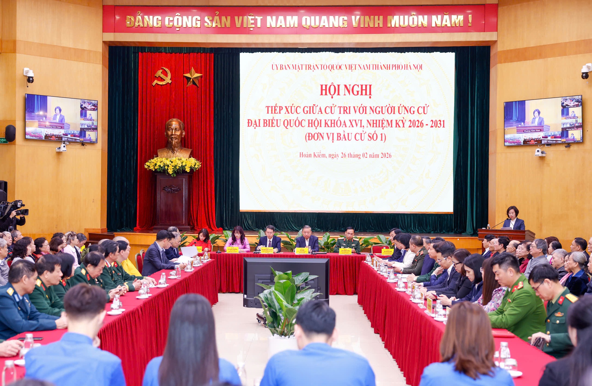 Tổng Bí thư Tô Lâm dự Hội nghị tiếp xúc giữa cử tri với người ứng cử đại biểu Quốc hội khóa XVI tại Hà Nội- Ảnh 2.