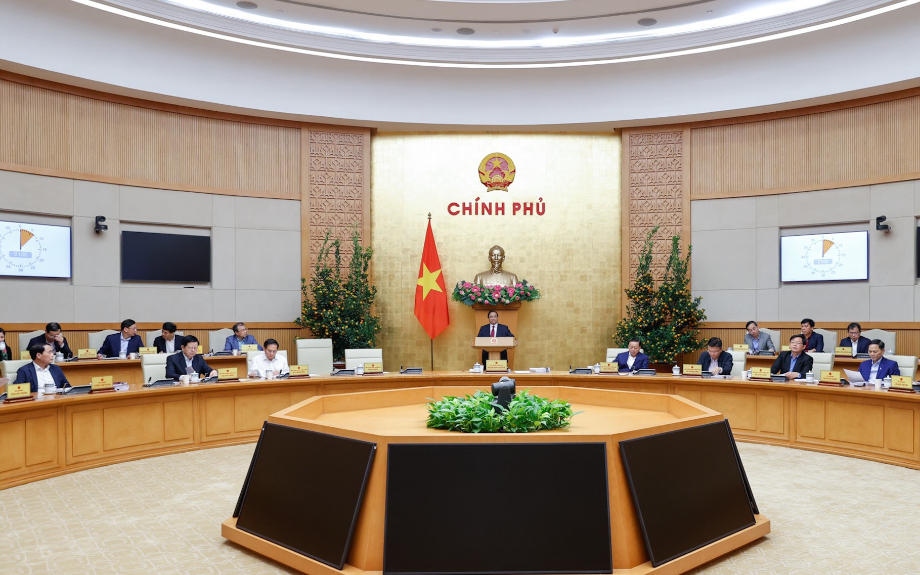 Thủ tướng Phạm Minh Chính chủ trì phiên họp Chính phủ chuyên đề pháp luật tháng 2/2026