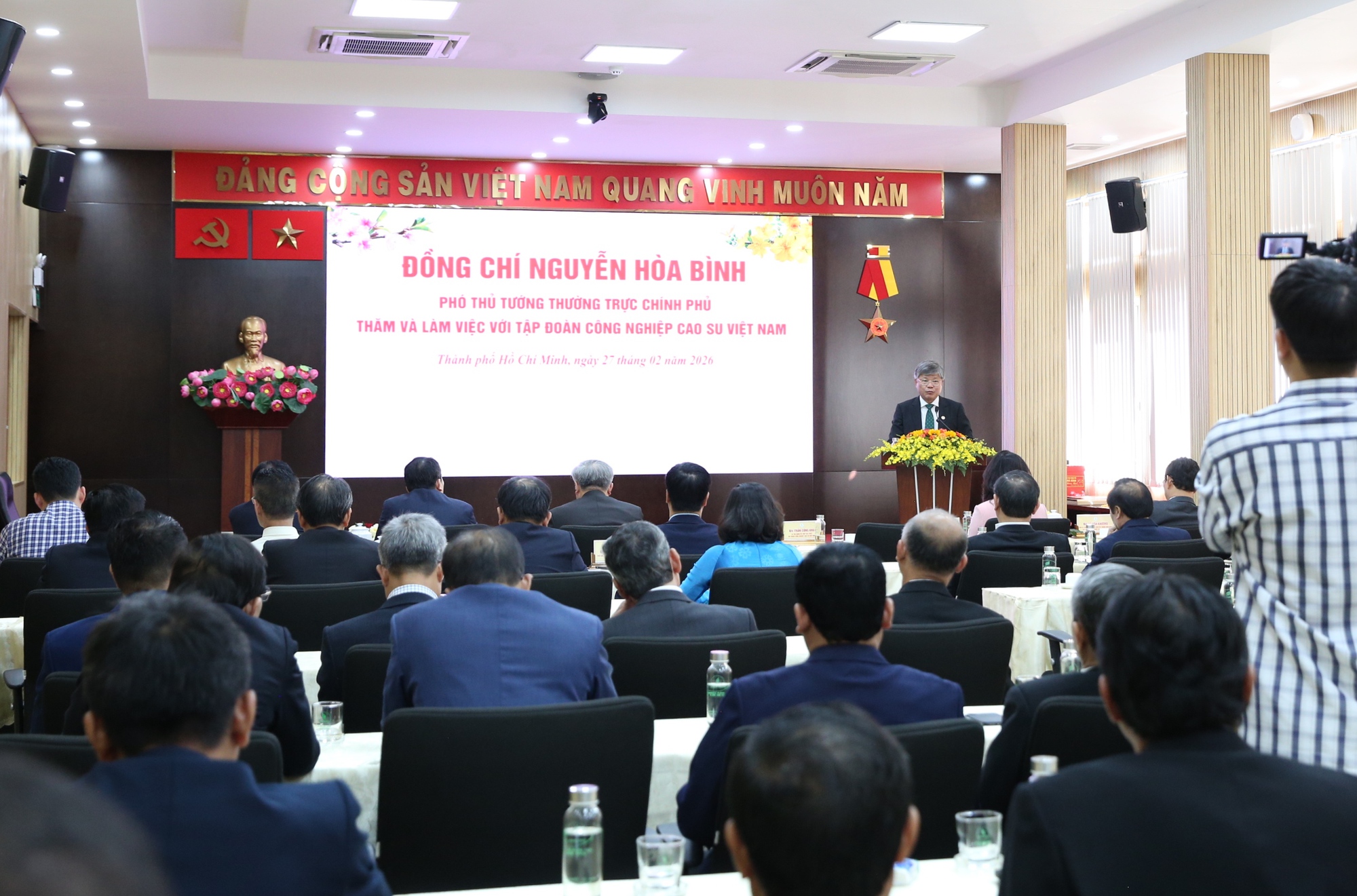 Tập đoàn Công nghiệp Cao su Việt Nam cần chủ động xây dựng các kịch bản sản xuất-kinh doanh phù hợp với diễn biến thị trường quốc tế- Ảnh 4. Tập đoàn Công nghiệp Cao su Việt Nam cần chủ động xây dựng các kịch bản sản xuất-kinh doanh phù hợp với diễn biến thị trường quốc tế- Ảnh 4.