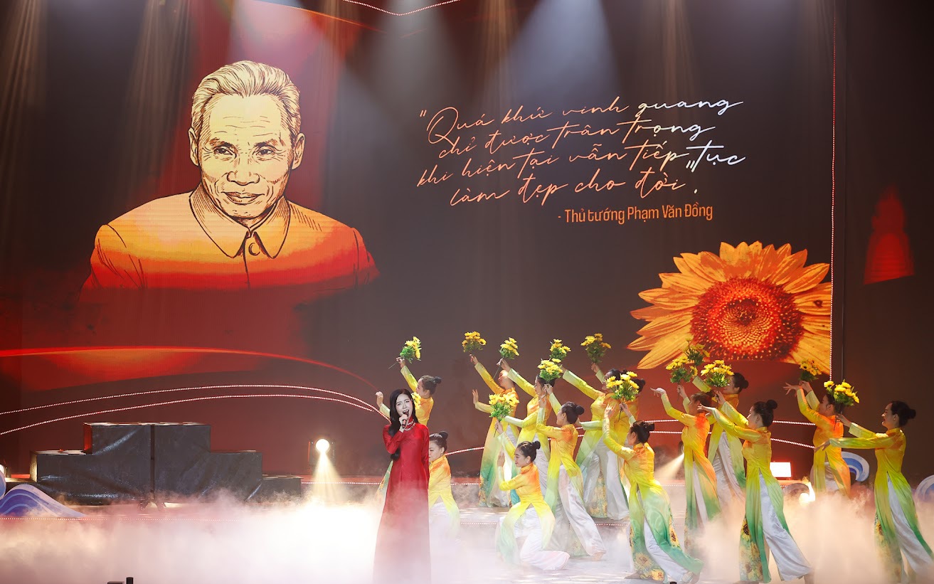Chương trình nghệ thuật chính luận "Thủ tướng Phạm Văn Đồng - Trọn đời vì nước vì dân"