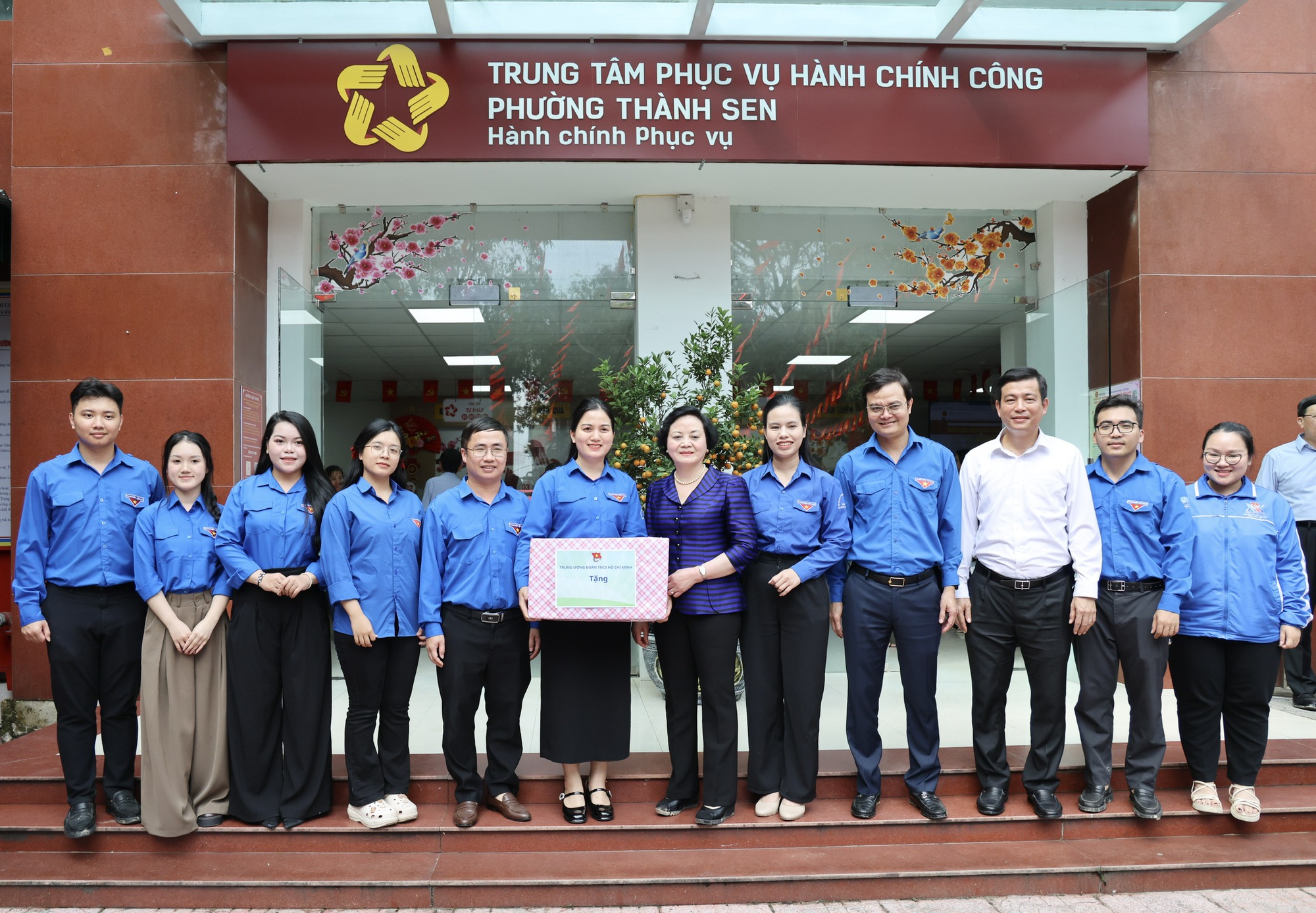 Phó Thủ tướng Phạm Thị Thanh Trà kiểm tra hoạt động Trung tâm Phục vụ hành chính công phường Thành Sen, tỉnh Hà Tĩnh- Ảnh 5. Phó Thủ tướng Phạm Thị Thanh Trà kiểm tra hoạt động Trung tâm Phục vụ hành chính công phường Thành Sen, tỉnh Hà Tĩnh- Ảnh 5.