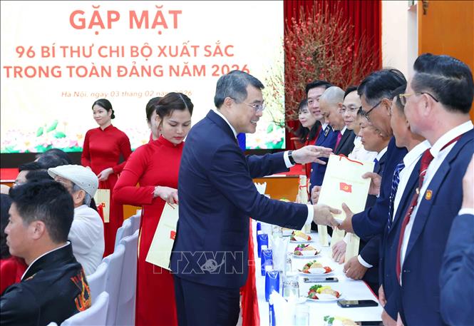 Thường trực Ban Bí thư Trần Cẩm Tú gặp mặt 96 bí thư chi bộ xuất sắc- Ảnh 3.