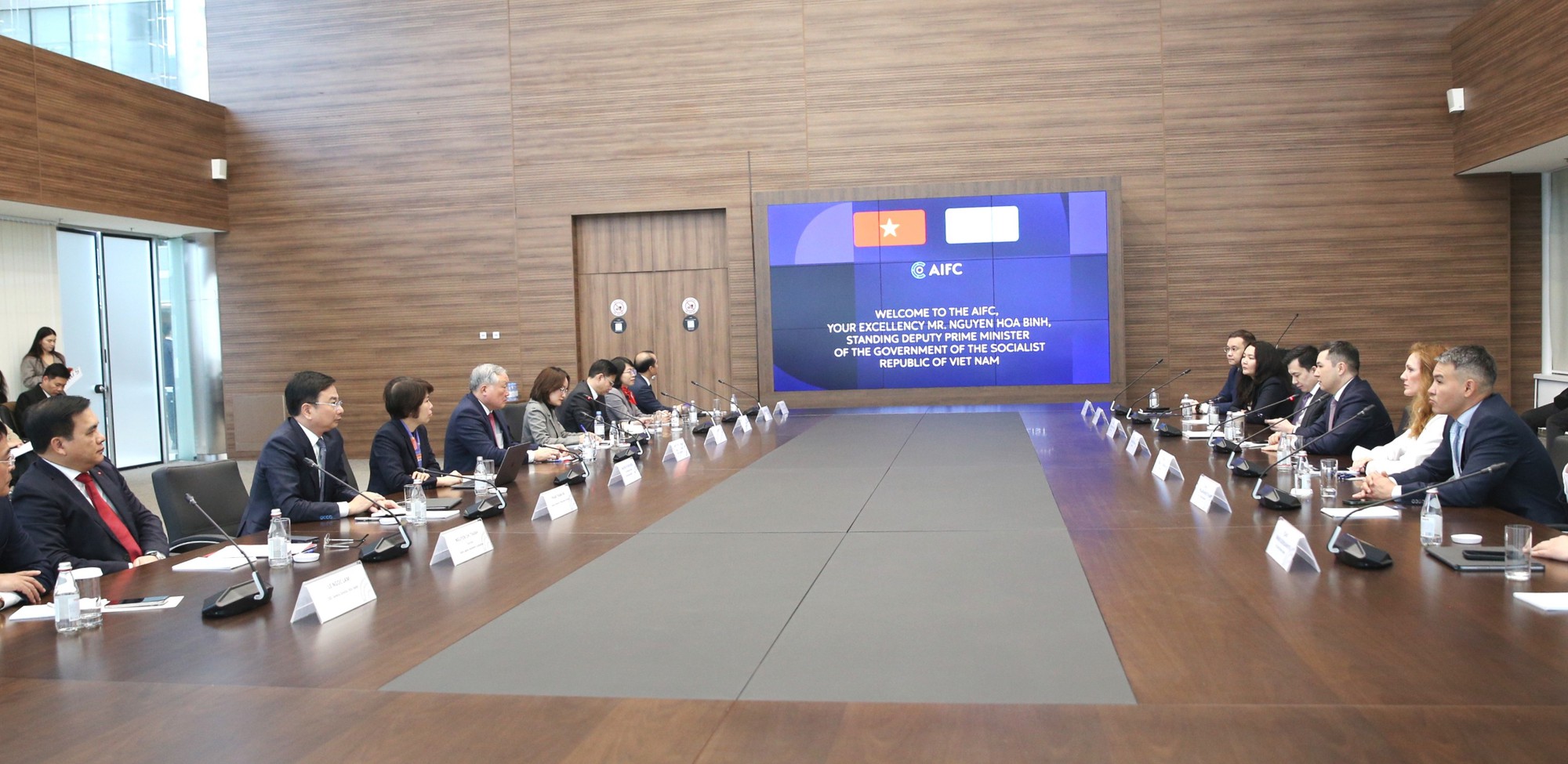 Việt Nam-Kazakhstan thúc đẩy xây dựng hành lang kết nối kinh tế-tài chính- Ảnh 2. Việt Nam-Kazakhstan thúc đẩy xây dựng hành lang kết nối kinh tế-tài chính- Ảnh 2.