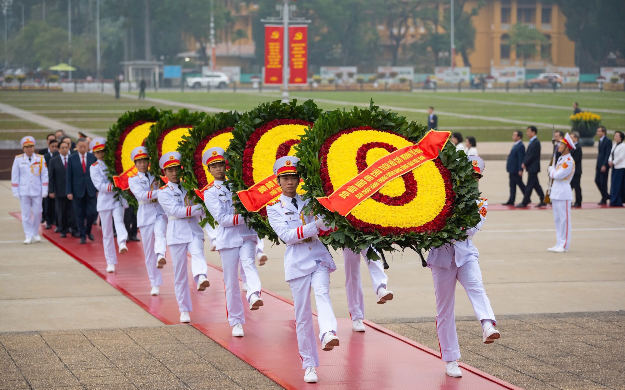 Lãnh đạo Đảng, Nhà nước vào Lăng viếng Chủ tịch Hồ Chí Minh nhân kỷ niệm 96 năm Ngày thành lập Đảng Cộng sản Việt Nam