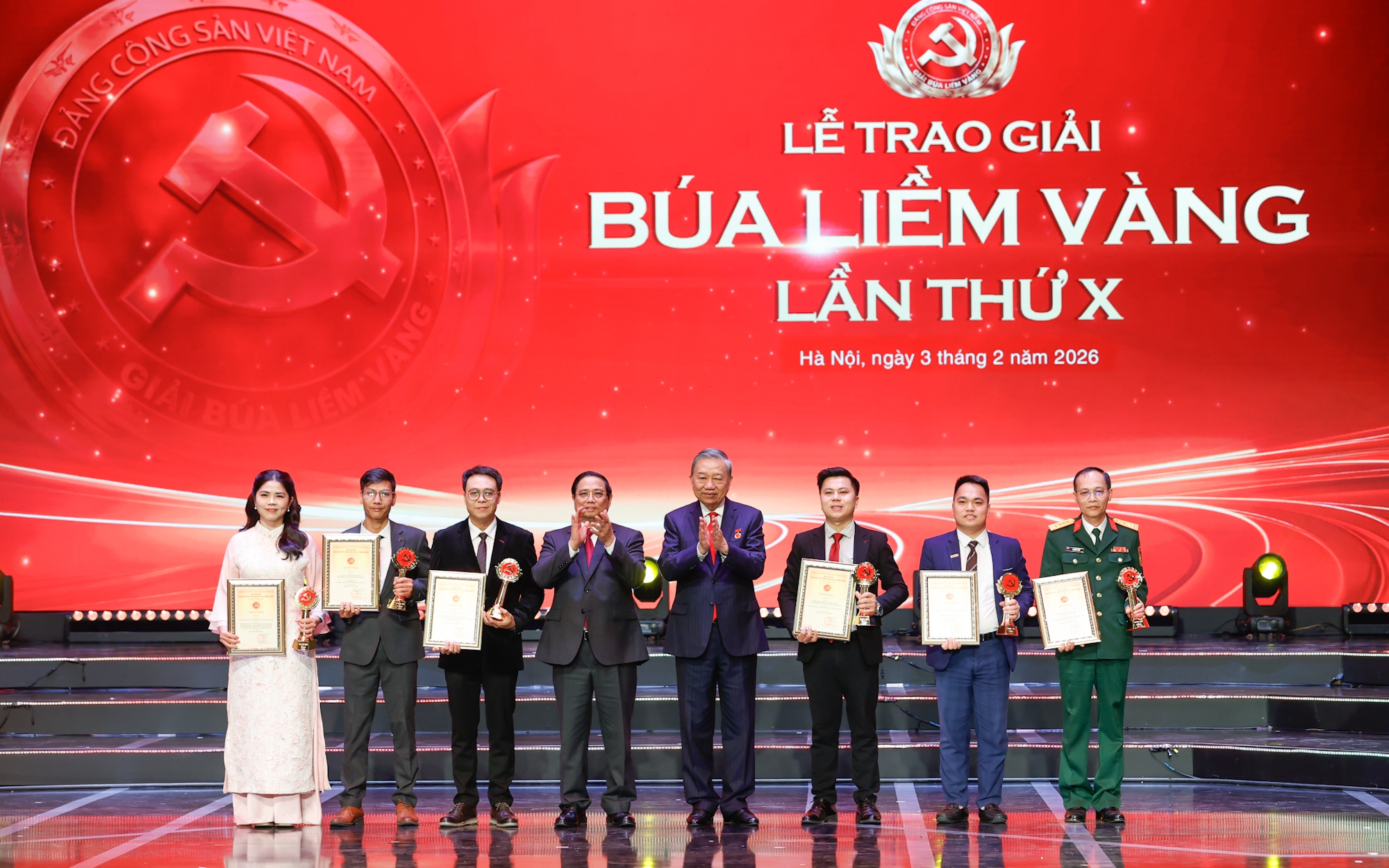 Báo Điện tử Chính phủ đoạt hai Giải Búa liềm Vàng năm 2025