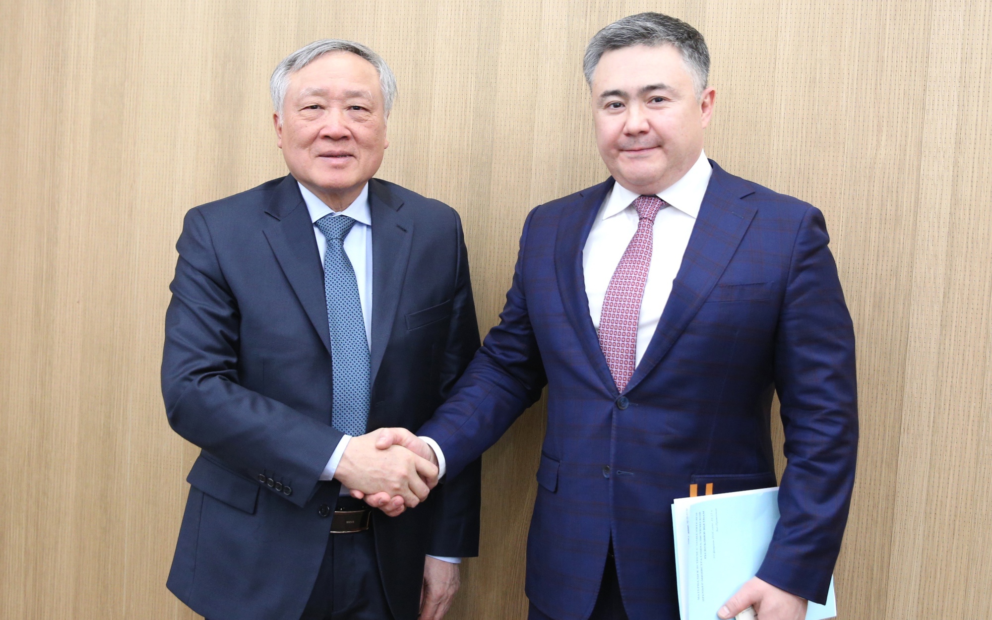 Tăng cường hợp tác ngành tài chính-tiền tệ Việt Nam - Kazakhstan