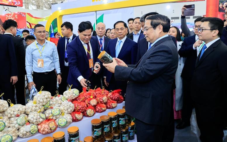 Thủ tướng yêu cầu tăng cường quảng bá sản phẩm, thương hiệu địa phương tại Hội chợ Mùa Xuân lần thứ nhất năm 2026