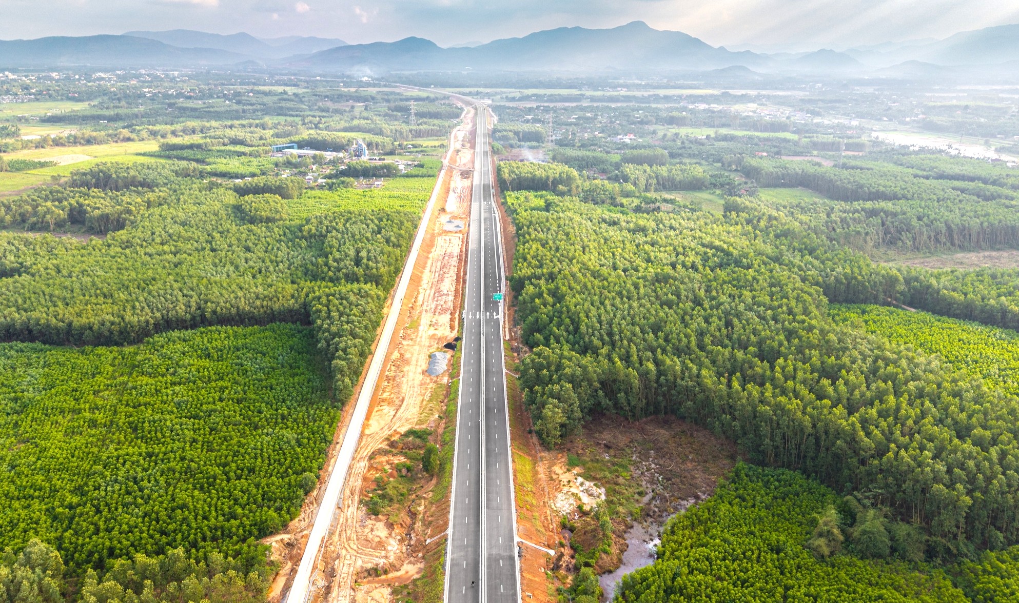 Hoàn thành thêm 36 tuyến cao tốc trước năm 2050- Ảnh 2.