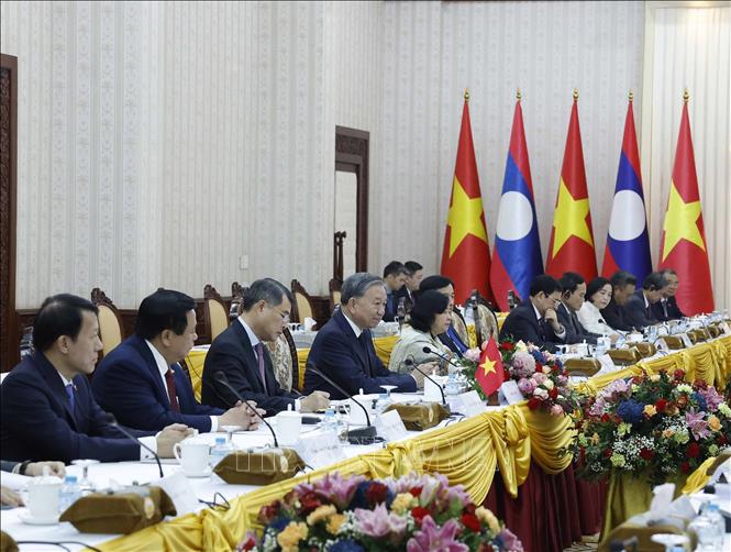 Tổng Bí thư Tô Lâm hội kiến Thủ tướng Lào Sonexay Siphandone- Ảnh 2.