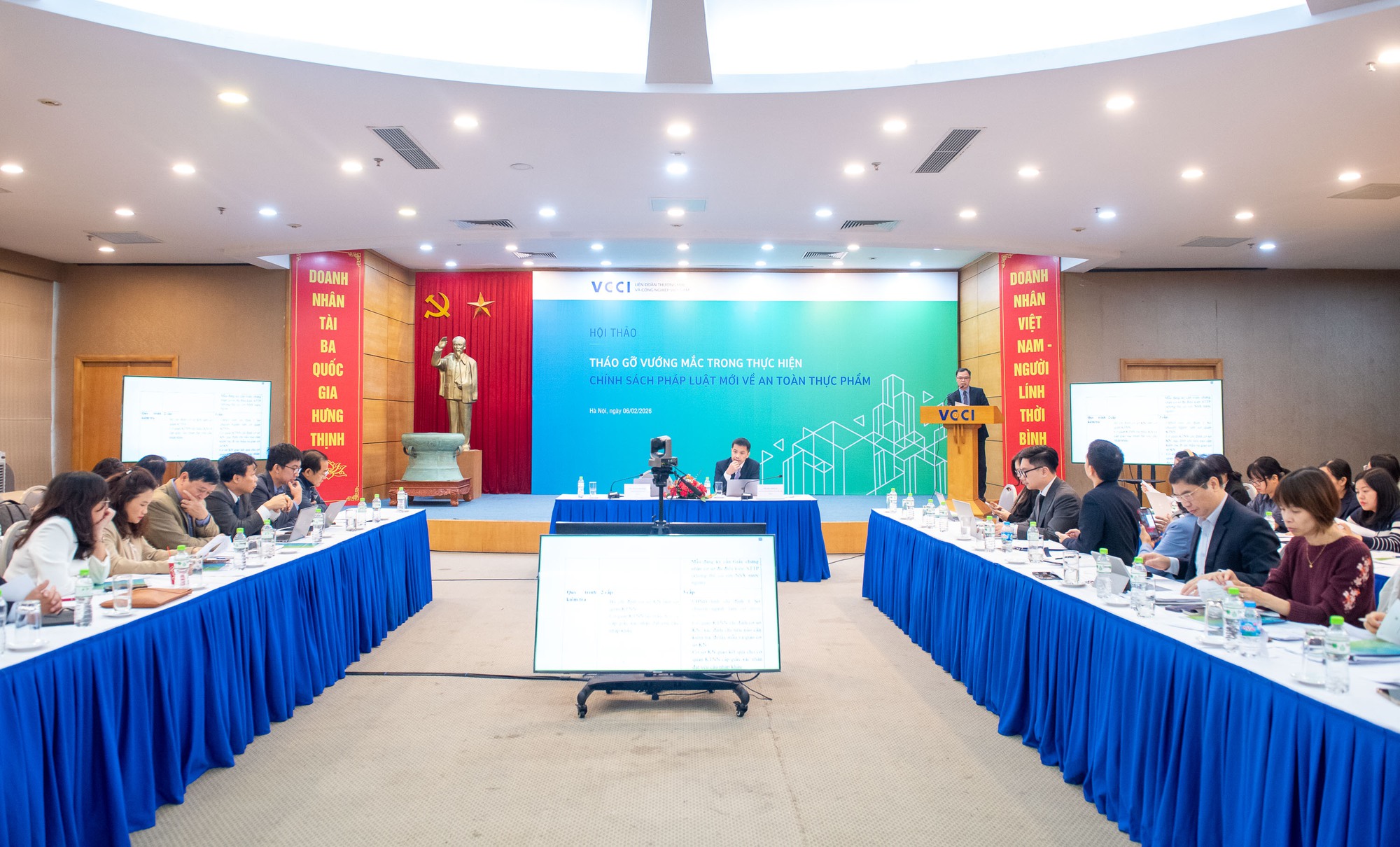 Quản lý an toàn thực phẩm: Chống "thực phẩm bẩn" nhưng cũng cần bảo vệ doanh nghiệp làm ăn tử tế- Ảnh 1.