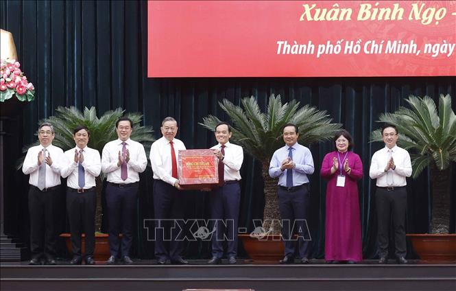 Tổng Bí thư: Thành phố Hồ Chí Minh cần tiếp tục vai trò dẫn dắt tăng trưởng, đổi mới và hội nhập- Ảnh 7.
