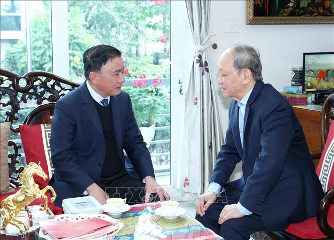 Thường trực Ban Bí thư Trần Cẩm Tú thăm, chúc Tết các đồng chí nguyên lãnh đạo Đảng, Nhà nước- Ảnh 1.