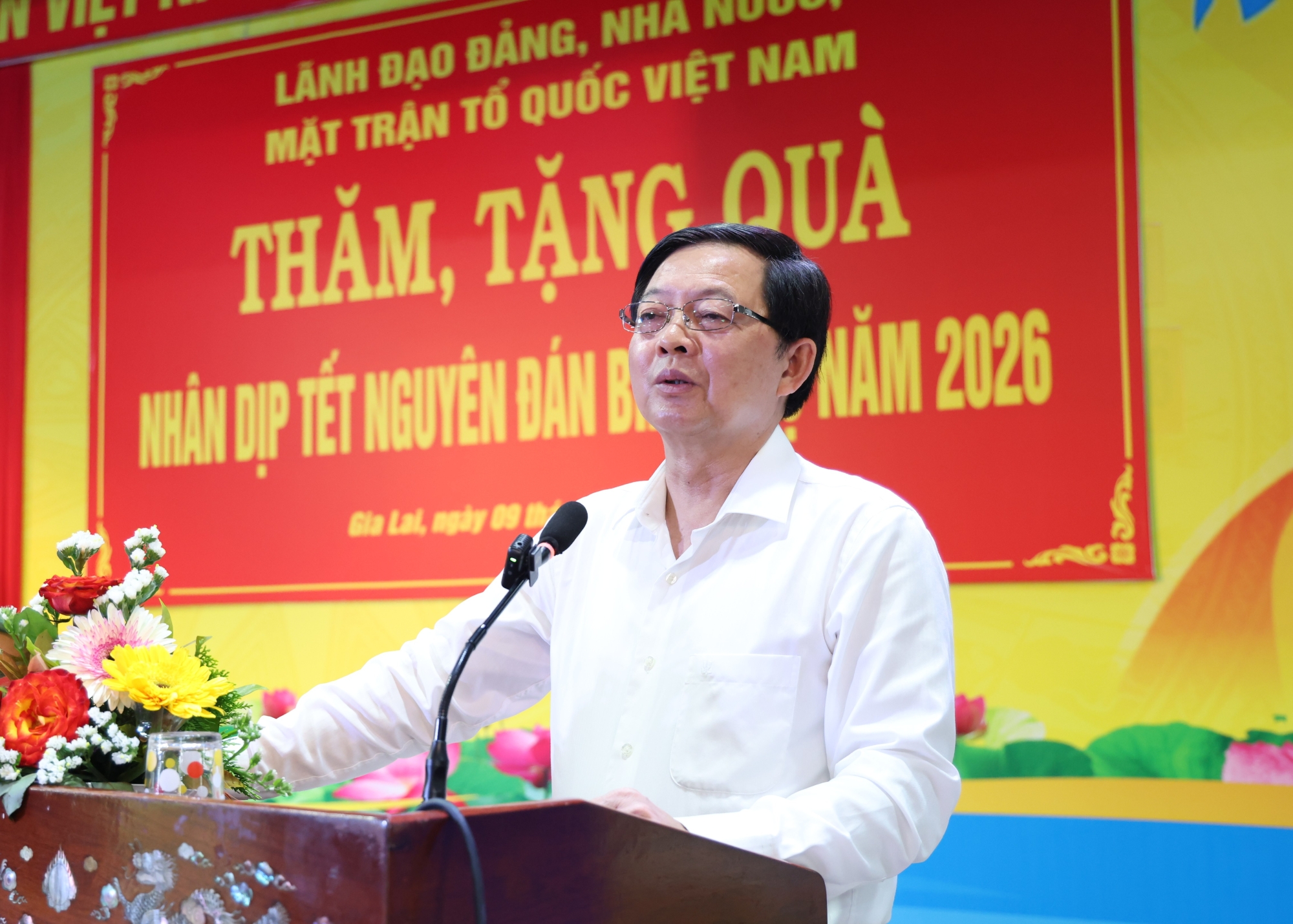 Phó Thủ tướng Hồ Quốc Dũng thăm, tặng quà Tết gia đình chính sách, công nhân khó khăn tại Gia Lai- Ảnh 3.