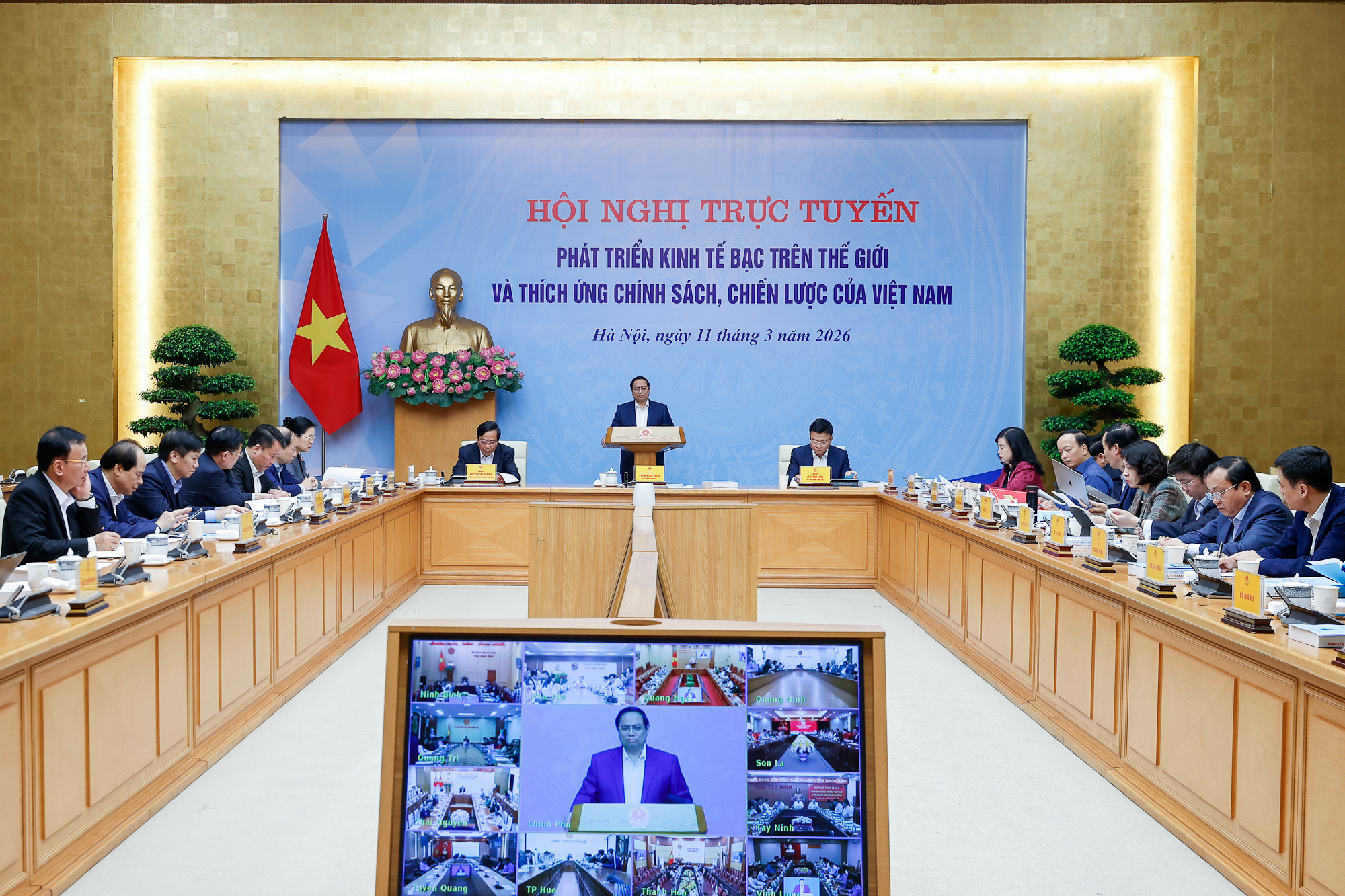 Thủ tướng: 2 yếu tố nền tảng về nhận thức, 5 trọng tâm hành động và 3 trụ cột phát triển 'kinh tế bạc'- Ảnh 2.