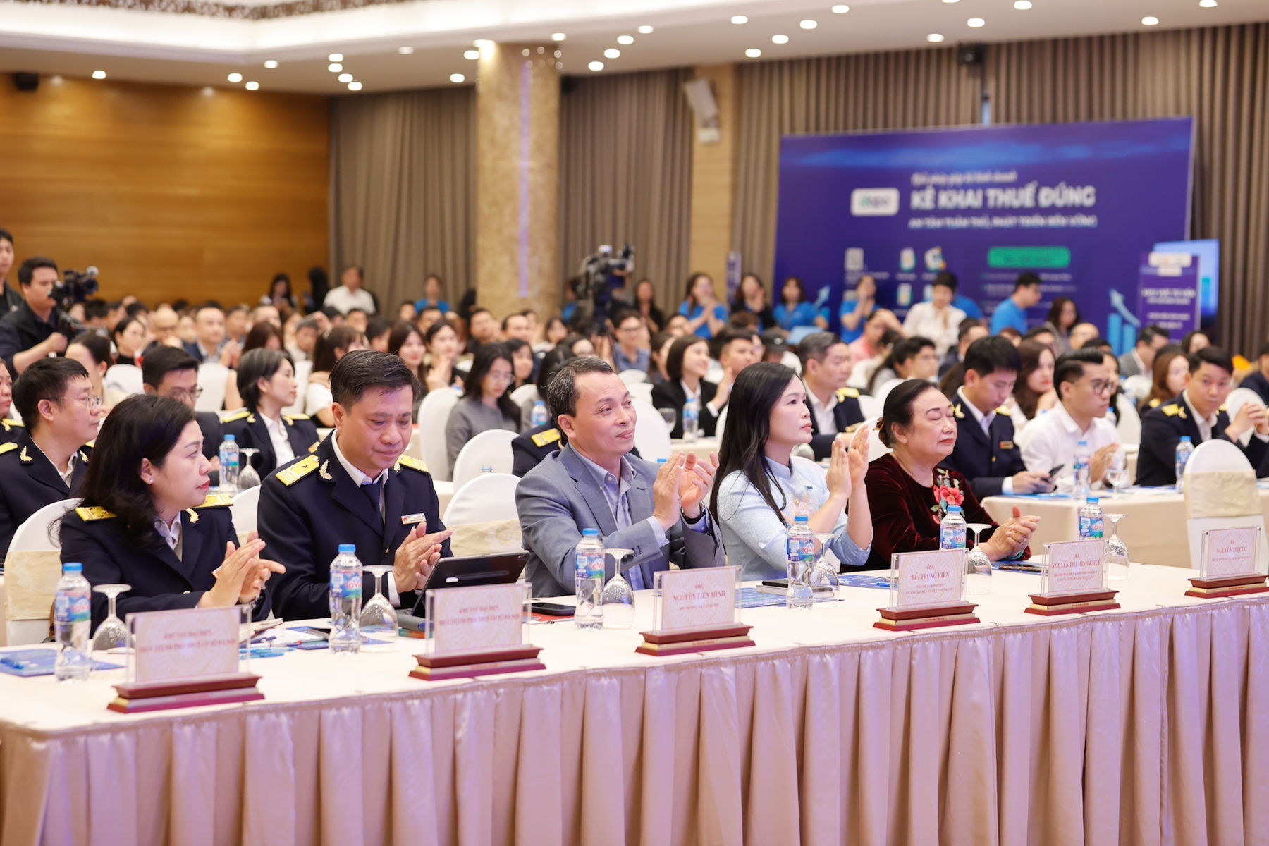 TRỰC TIẾP: Hội thảo 'Giải pháp giúp hộ kinh doanh kê khai thuế đúng, an tâm tuân thủ, phát triển bền vững'- Ảnh 5.