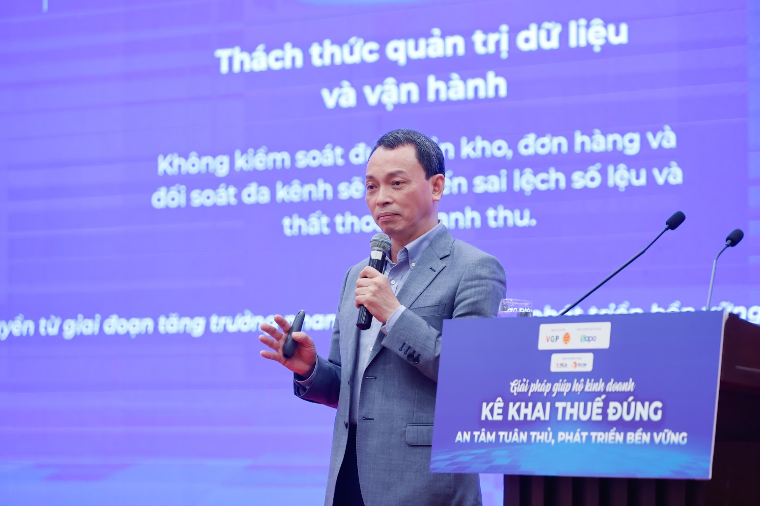 TRỰC TIẾP: Hội thảo 'Giải pháp giúp hộ kinh doanh kê khai thuế đúng, an tâm tuân thủ, phát triển bền vững'- Ảnh 10.