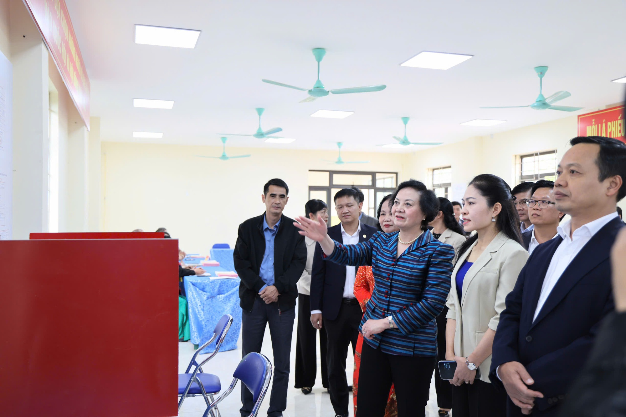 Phó Thủ tướng Phạm Thị Thanh Trà: Không nhất thiết xã nào cũng cần lập thêm phòng chuyên môn- Ảnh 6.