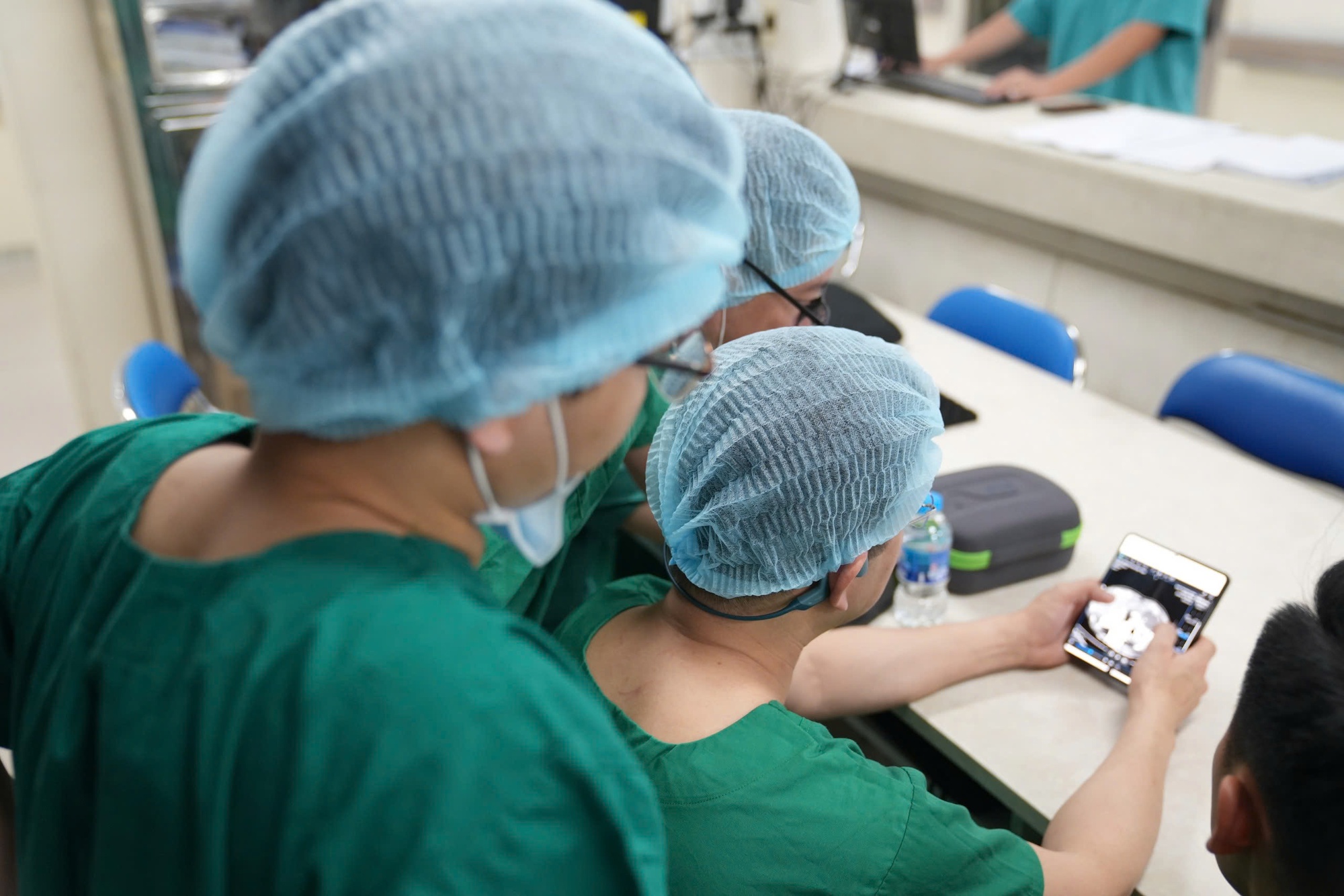 Cuộc điều phối tạng xuyên Việt ngay trong đêm, cứu sống 7 người - Ảnh 2.