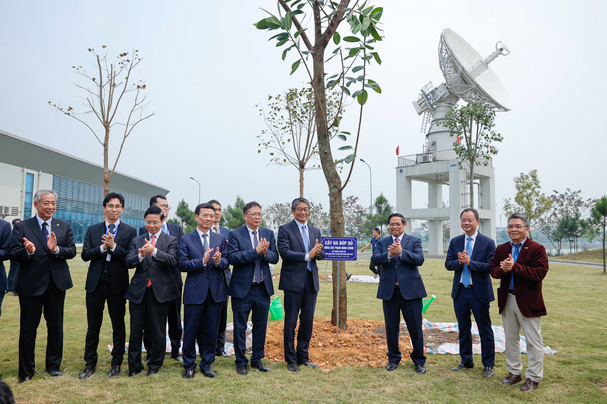 Thủ tướng dự Diễn đàn tầm nhìn vũ trụ Việt Nam - Nhật Bản và khánh thành Trung tâm Vũ trụ Việt Nam- Ảnh 10.