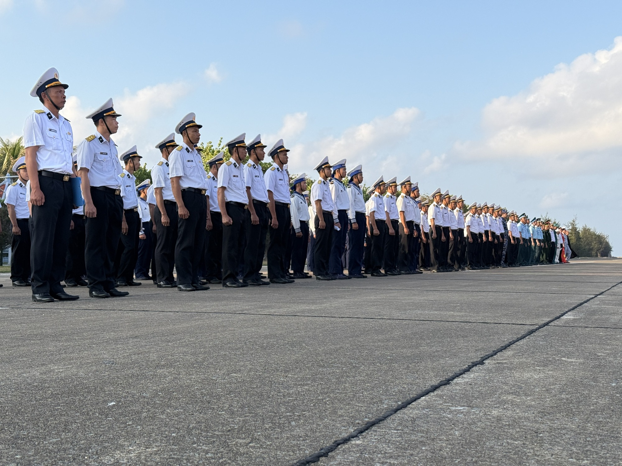 Chùm ảnh: Đảo Trường Sa tổng kiểm tra công tác chuẩn bị bầu cử đại biểu Quốc hội và HĐND các cấp- Ảnh 8.