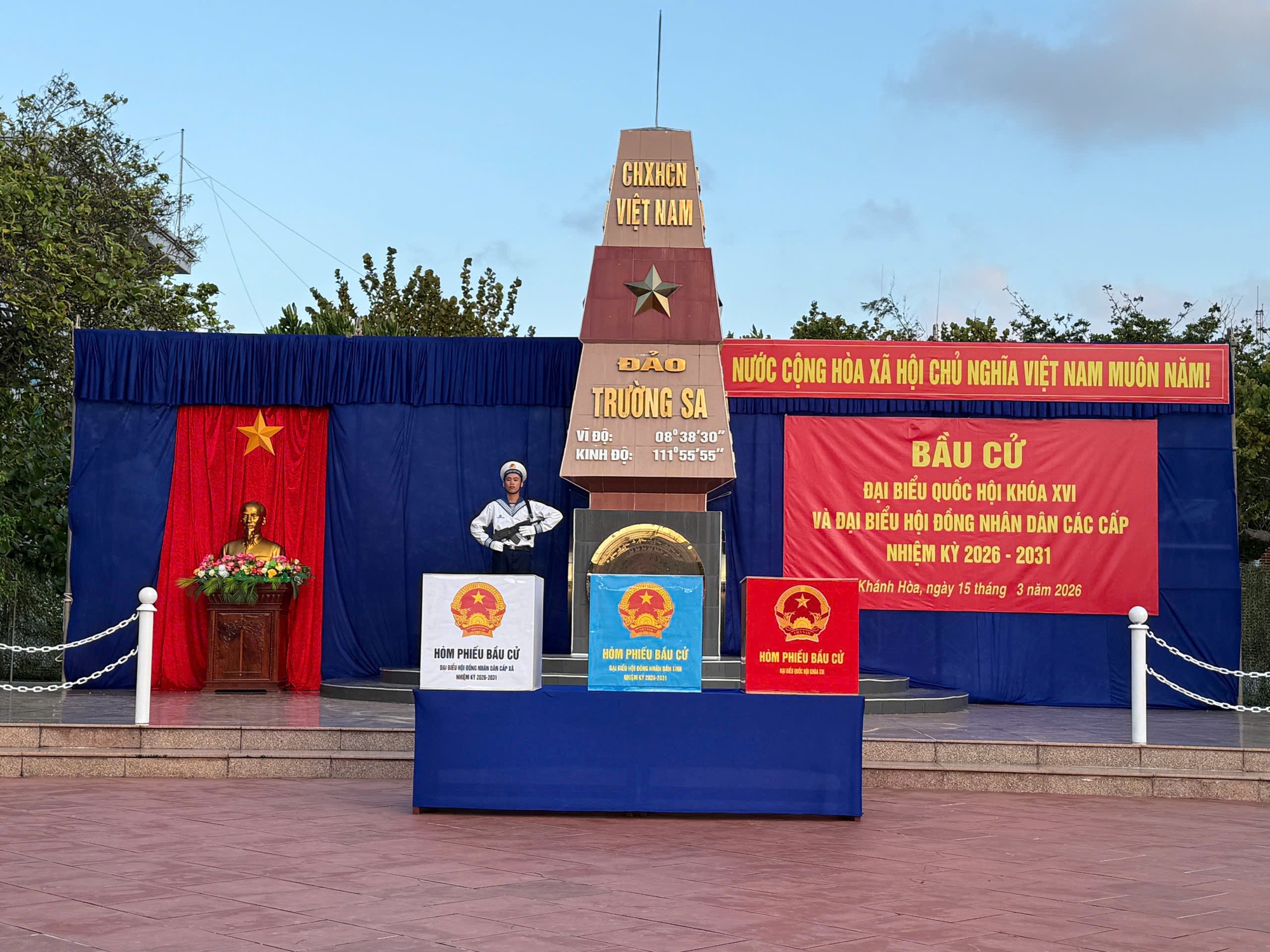 Chùm ảnh: Đảo Trường Sa tổng kiểm tra công tác chuẩn bị bầu cử đại biểu Quốc hội và HĐND các cấp- Ảnh 4.