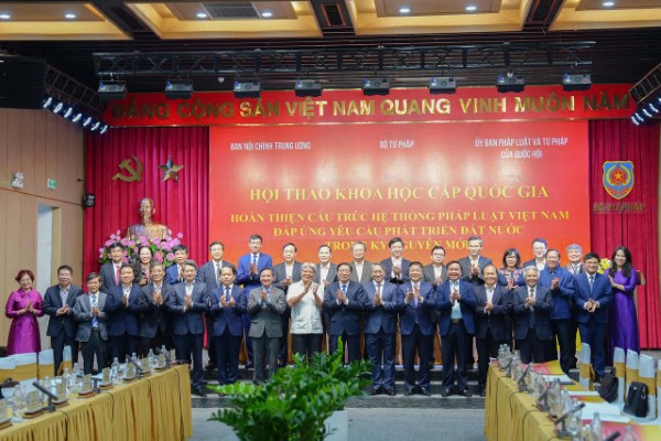 Hoàn thiện cấu trúc hệ thống pháp luật, đáp ứng yêu cầu phát triển nhanh, bền vững của đất nước- Ảnh 1.
