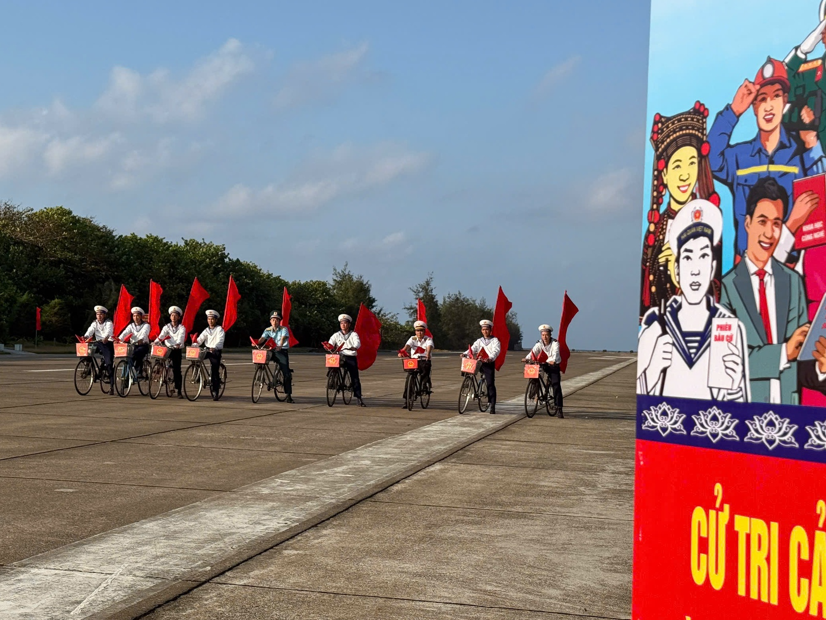 Chùm ảnh: Đảo Trường Sa tổng kiểm tra công tác chuẩn bị bầu cử đại biểu Quốc hội và HĐND các cấp- Ảnh 9.