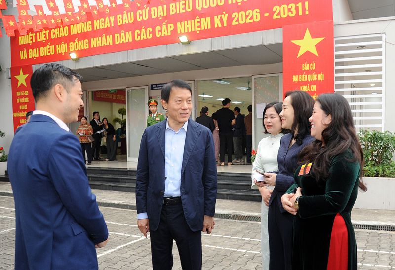 Các đồng chí lãnh đạo Đảng, Nhà nước hòa cùng 'Ngày hội non sông'- Ảnh 15. Các đồng chí lãnh đạo Đảng, Nhà nước hòa cùng 'Ngày hội non sông'- Ảnh 15.