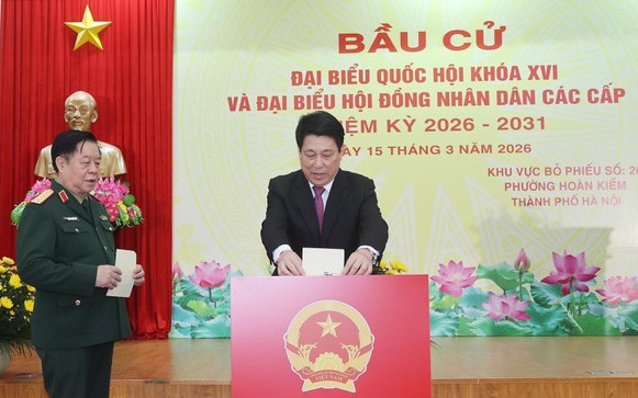 Các đồng chí lãnh đạo Đảng, Nhà nước hòa cùng 'Ngày hội non sông