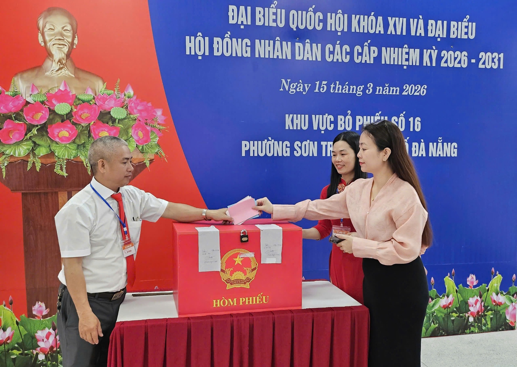 Chùm ảnh: Cử tri cả nước nô nức tham gia Chùm ảnh: Cử tri cả nước nô nức tham gia