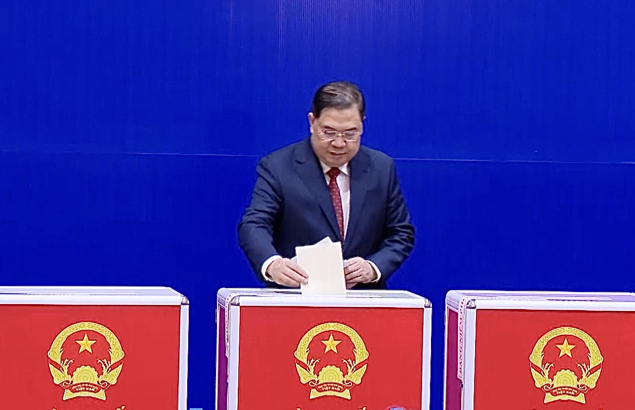 Chùm ảnh: Các đồng chí lãnh đạo Đảng, Nhà nước thực hiện quyền cử tri- Ảnh 12. Chùm ảnh: Các đồng chí lãnh đạo Đảng, Nhà nước thực hiện quyền cử tri- Ảnh 12.