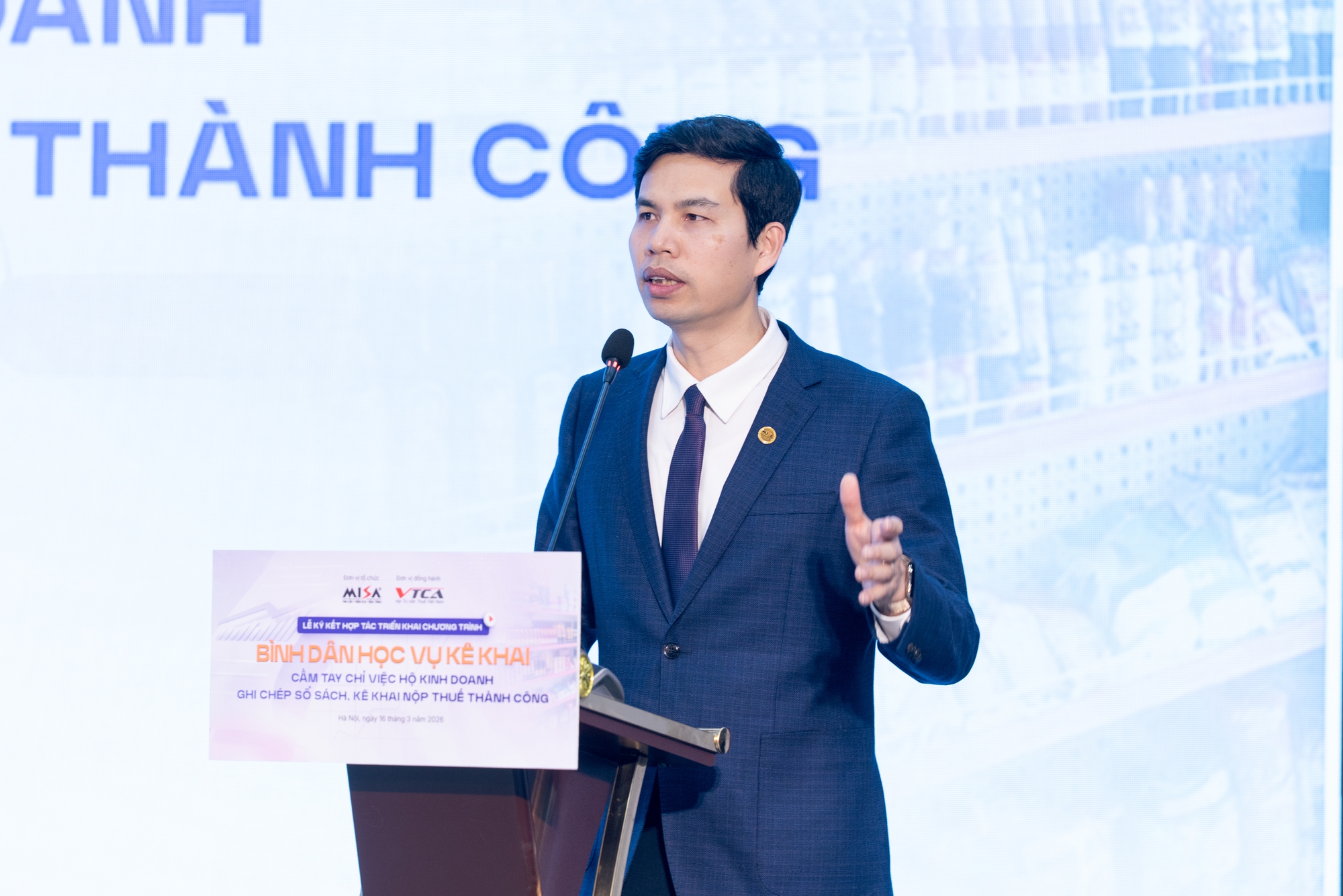 ‘Bình dân học vụ': Các đơn vị ‘cầm tay chỉ việc’ cho hộ kinh doanh khai thuế - Ảnh 2.