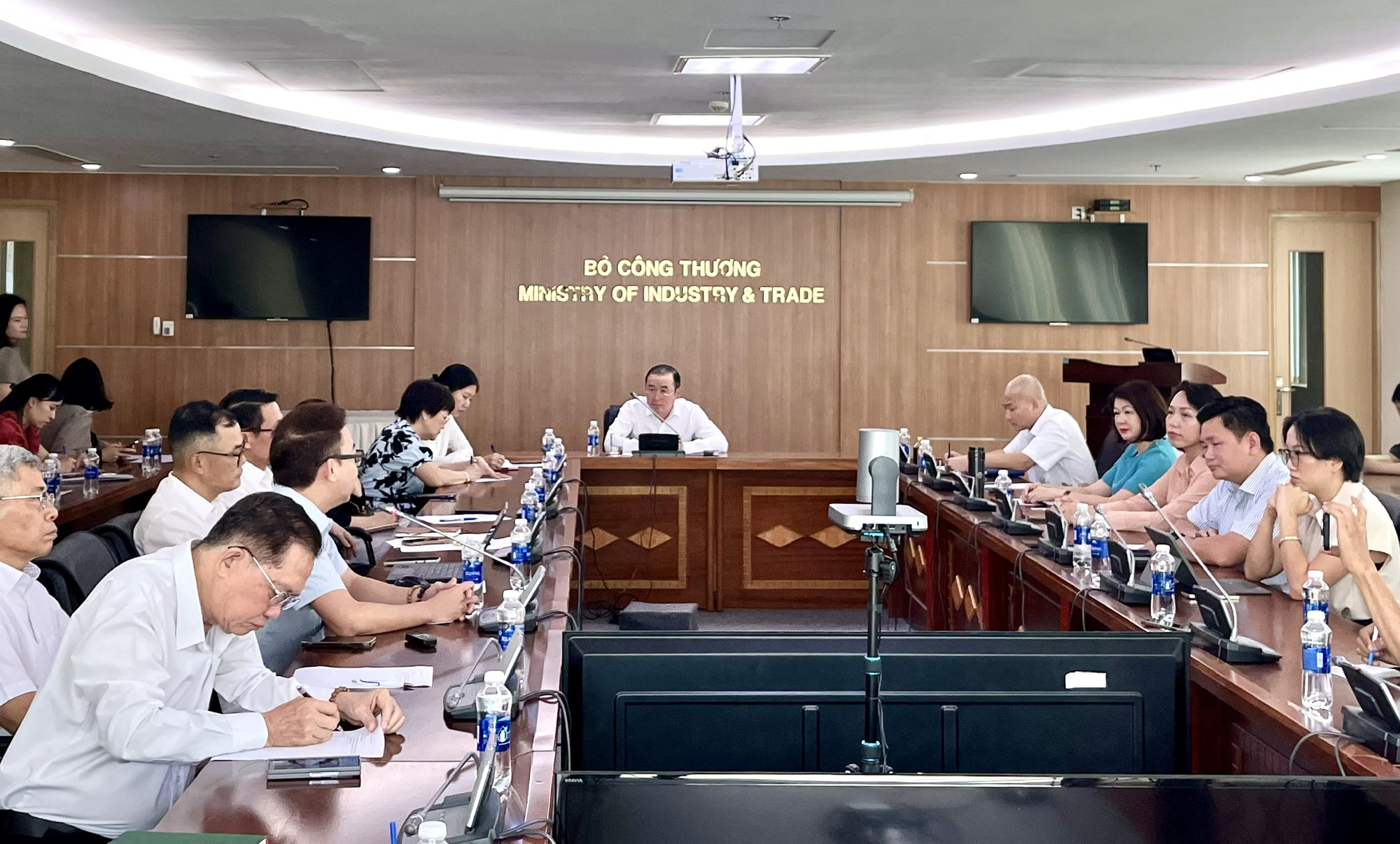 Chủ động ứng phó trước những biến động của thị trường, hạn chế tối đa rủi ro- Ảnh 1.