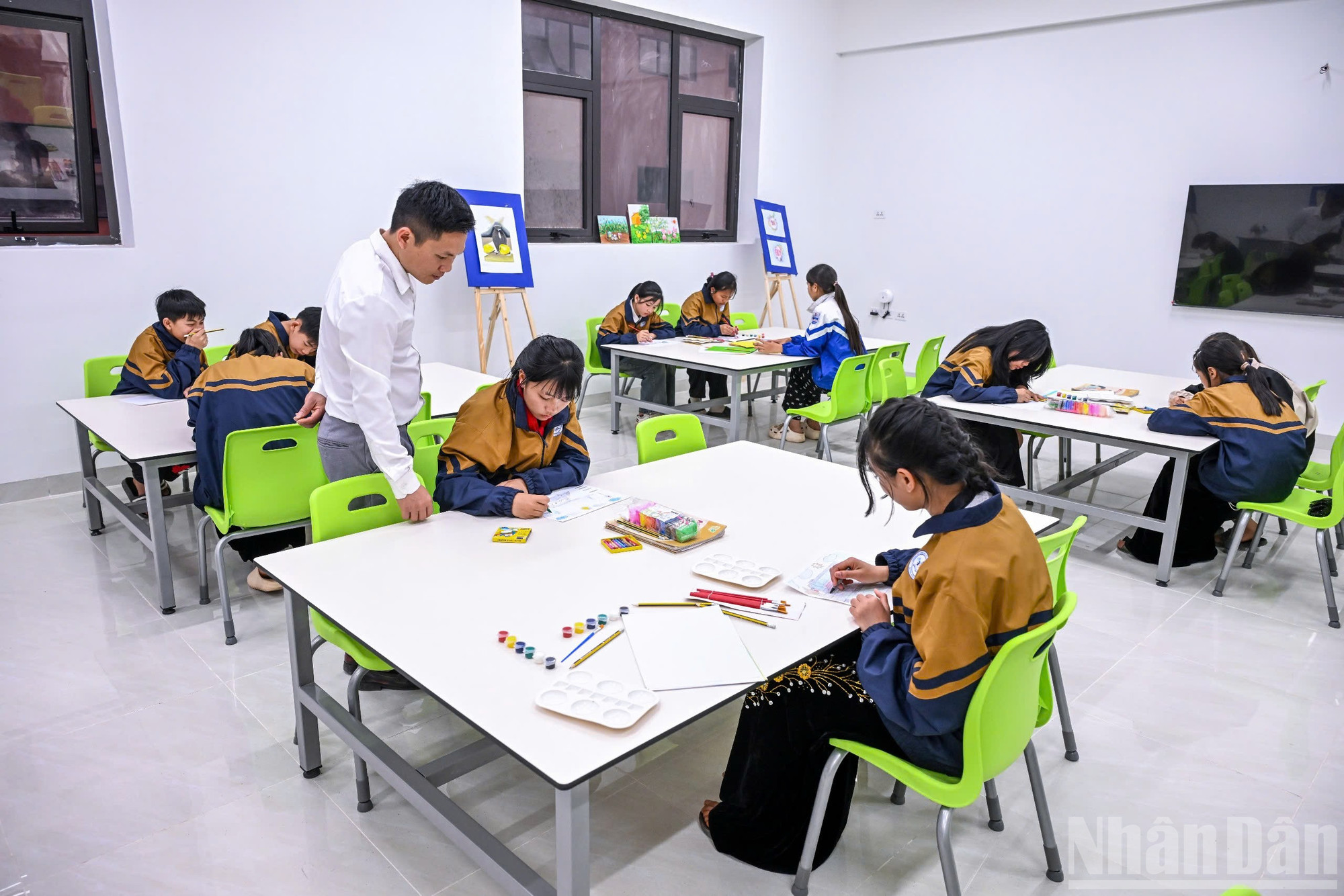 Chuẩn bị khởi công đồng loạt 148 trường học vùng biên: Mô hình điểm thu hẹp khoảng cách giáo dục- Ảnh 3.