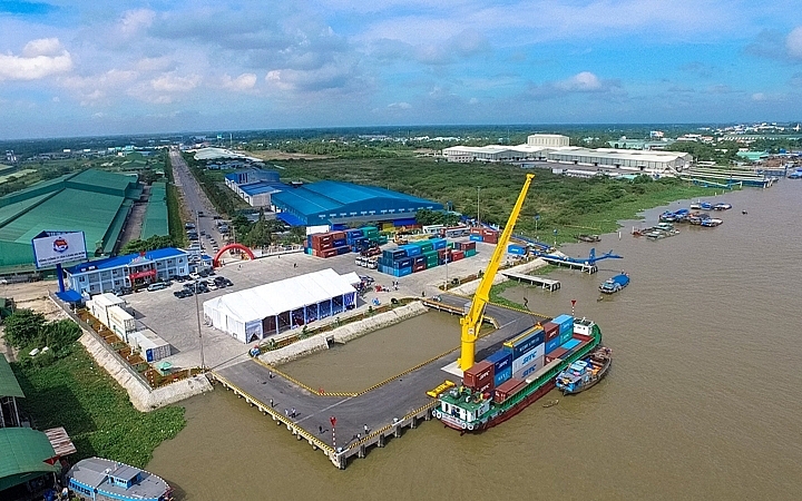 Thẩm quyền thu phí, lệ phí cảng, bến thủy nội địa