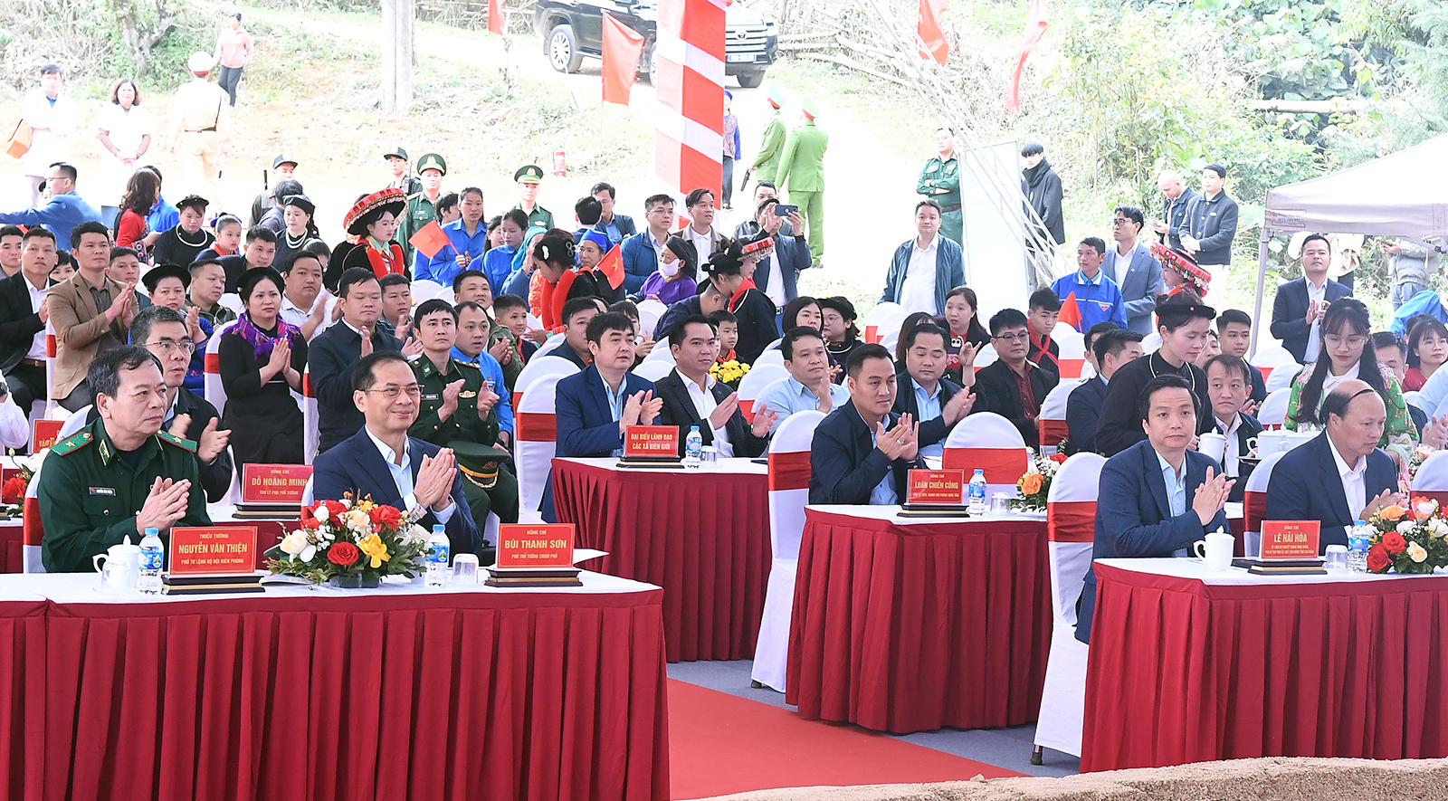 TỔNG THUẬT: Khởi c&ocirc;ng đồng loạt c&aacute;c trường nội tr&uacute; li&ecirc;n cấp v&ugrave;ng bi&ecirc;n giai đoạn 2- Ảnh 15.