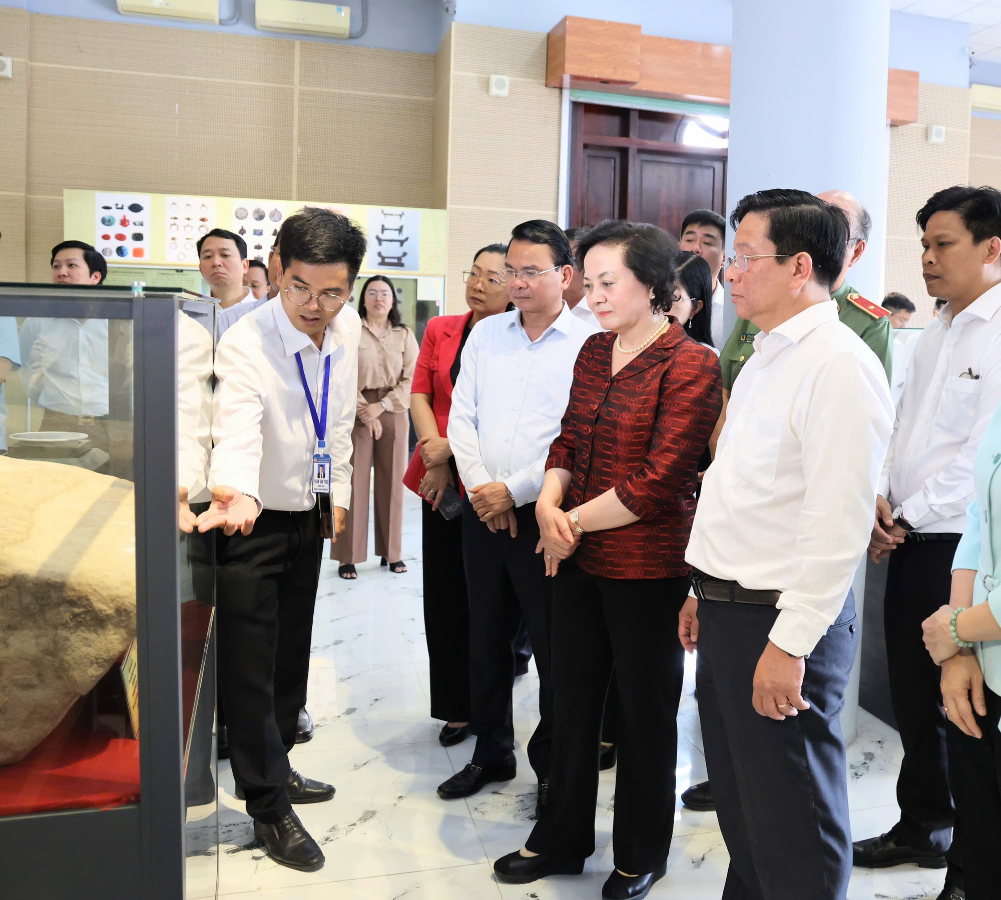 Phó Thủ tướng Phạm Thị Thanh Trà dự lễ khởi công Trường Phổ thông nội trú liên cấp Ba Chúc, tỉnh An Giang- Ảnh 8.