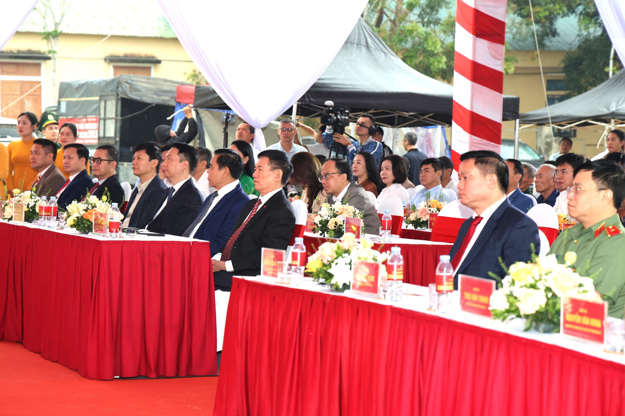 TỔNG THUẬT: Khởi c&ocirc;ng đồng loạt c&aacute;c trường nội tr&uacute; li&ecirc;n cấp v&ugrave;ng bi&ecirc;n giai đoạn 2- Ảnh 13.