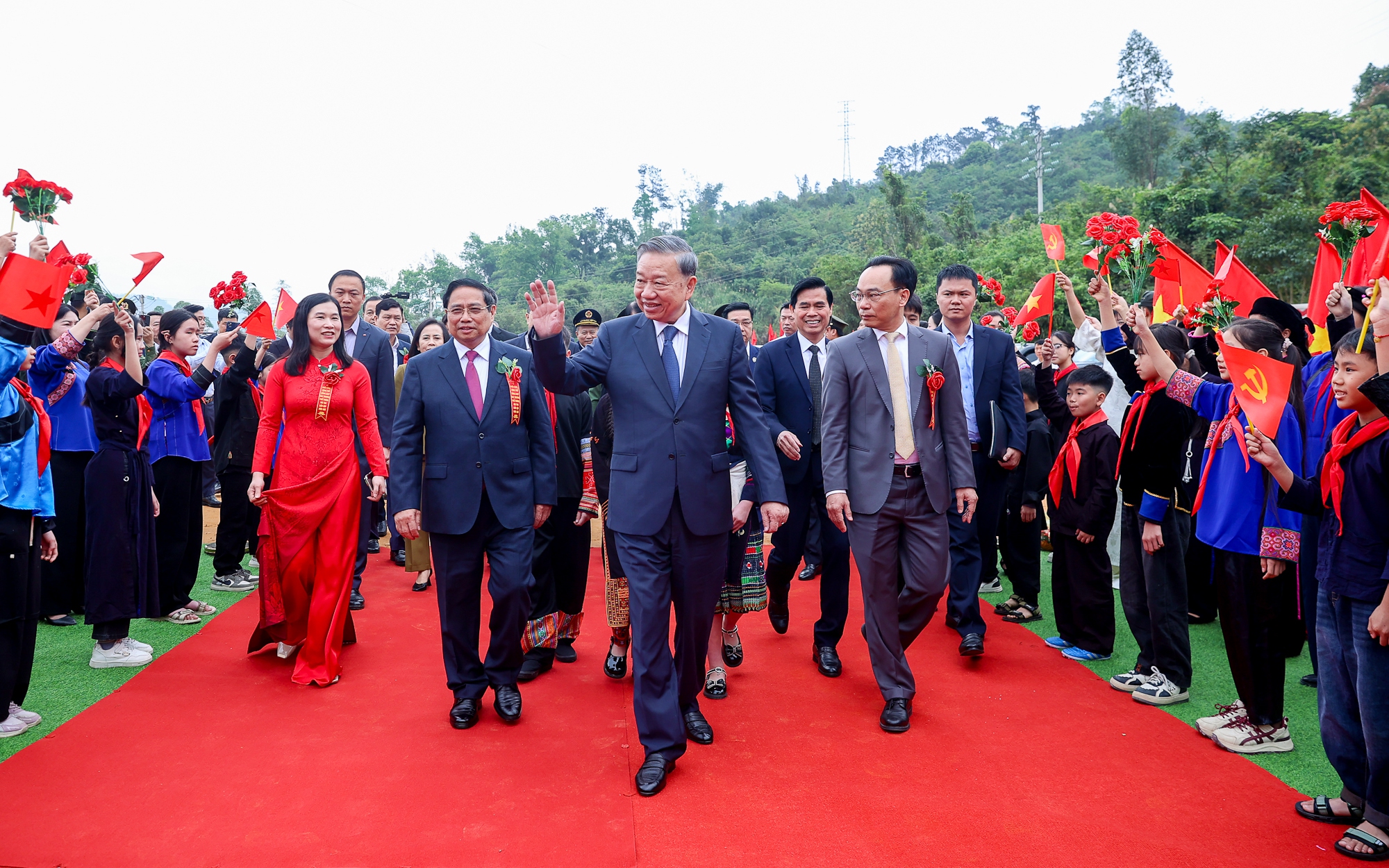 TRỰC TIẾP: Khởi công đồng loạt các trường nội trú liên cấp vùng biên giai đoạn 2