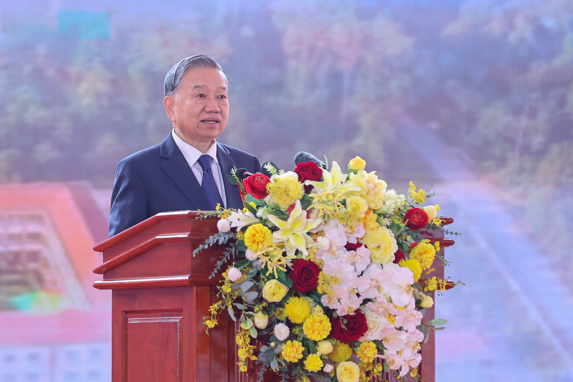 Tổng Bí thư Tô Lâm: Tiếp tục xây dựng đủ trường, đủ lớp trên toàn quốc để mọi học sinh đều được đến trường- Ảnh 6.