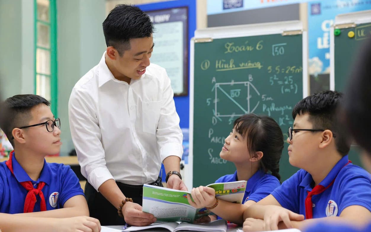 Chuyển sang dạy môn học khác, điều kiện và thủ tục thế nào?