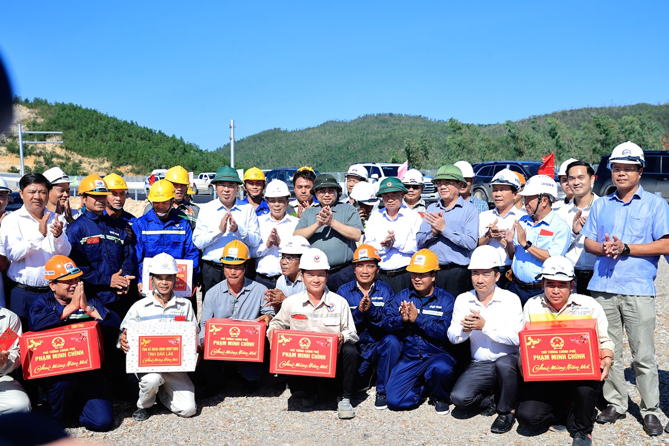 Thủ tướng: Khẩn trương đưa vào khai thác toàn tuyến cao tốc từ Quảng Ngãi tới Nha Trang- Ảnh 5. Thủ tướng: Khẩn trương đưa vào khai thác toàn tuyến cao tốc từ Quảng Ngãi tới Nha Trang- Ảnh 5.